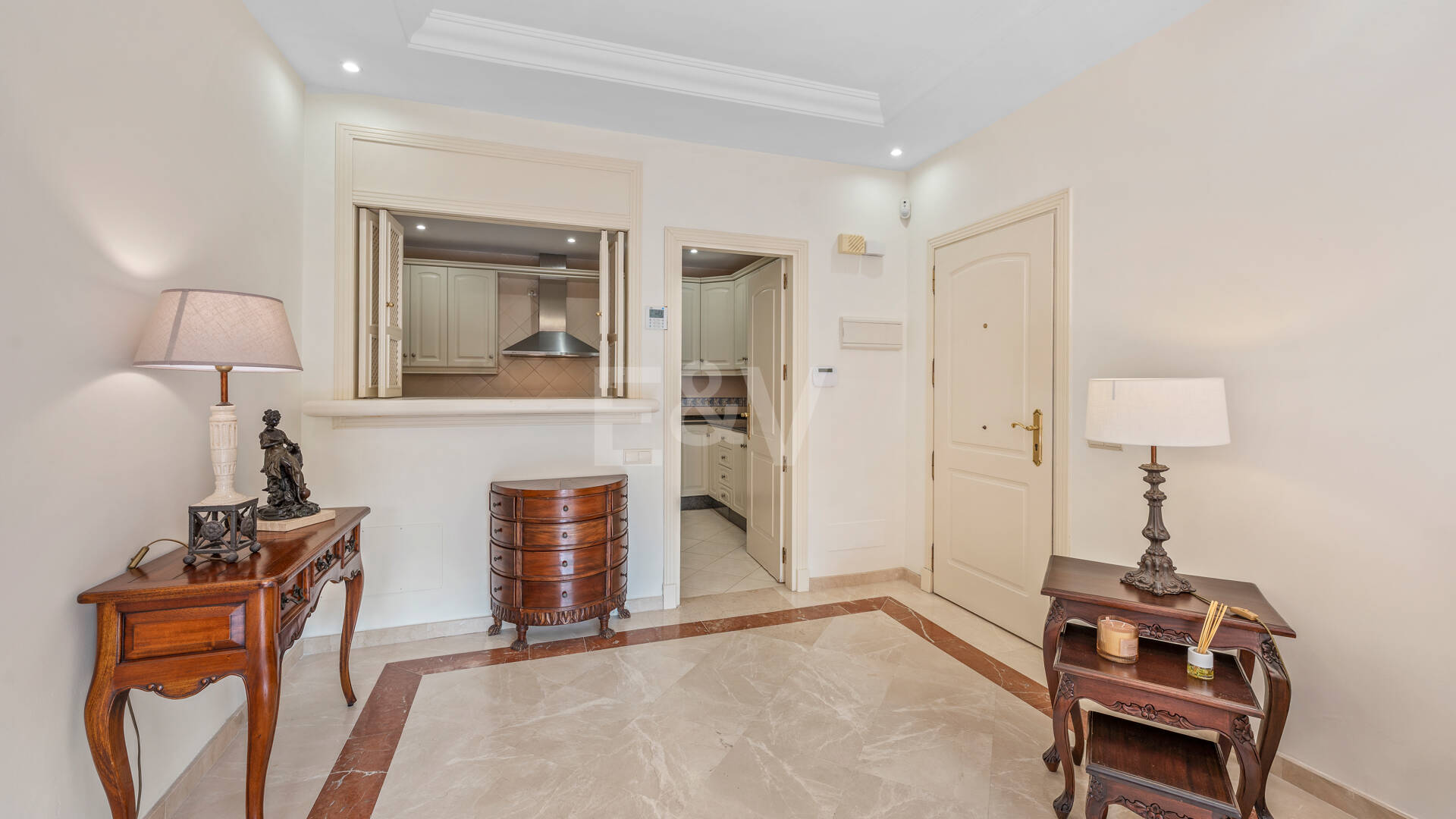 3-Schlafzimmer-Apartment in Elviria – Strandnahes Wohnen & Vielseitig Nutzbare Terrasse