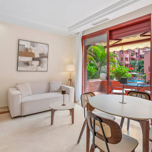 3-Schlafzimmer-Apartment in Elviria – Strandnahes Wohnen & Vielseitig Nutzbare Terrasse