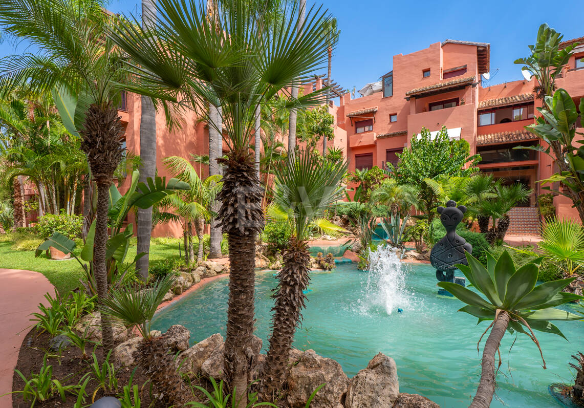 3-Schlafzimmer-Apartment in Elviria – Strandnahes Wohnen & Vielseitig Nutzbare Terrasse