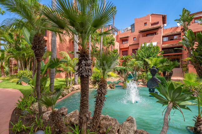 3-Schlafzimmer-Apartment in Elviria – Strandnahes Wohnen & Vielseitig Nutzbare Terrasse