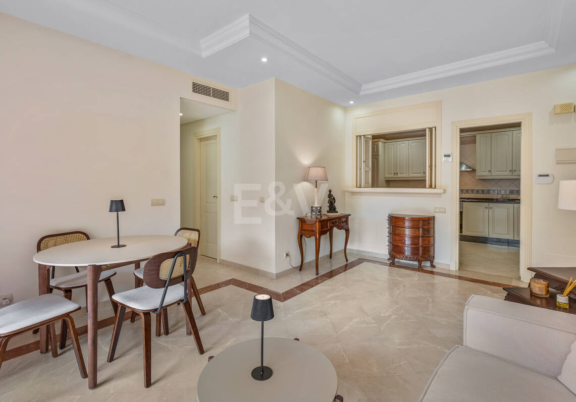 3-Schlafzimmer-Apartment in Elviria – Strandnahes Wohnen & Vielseitig Nutzbare Terrasse