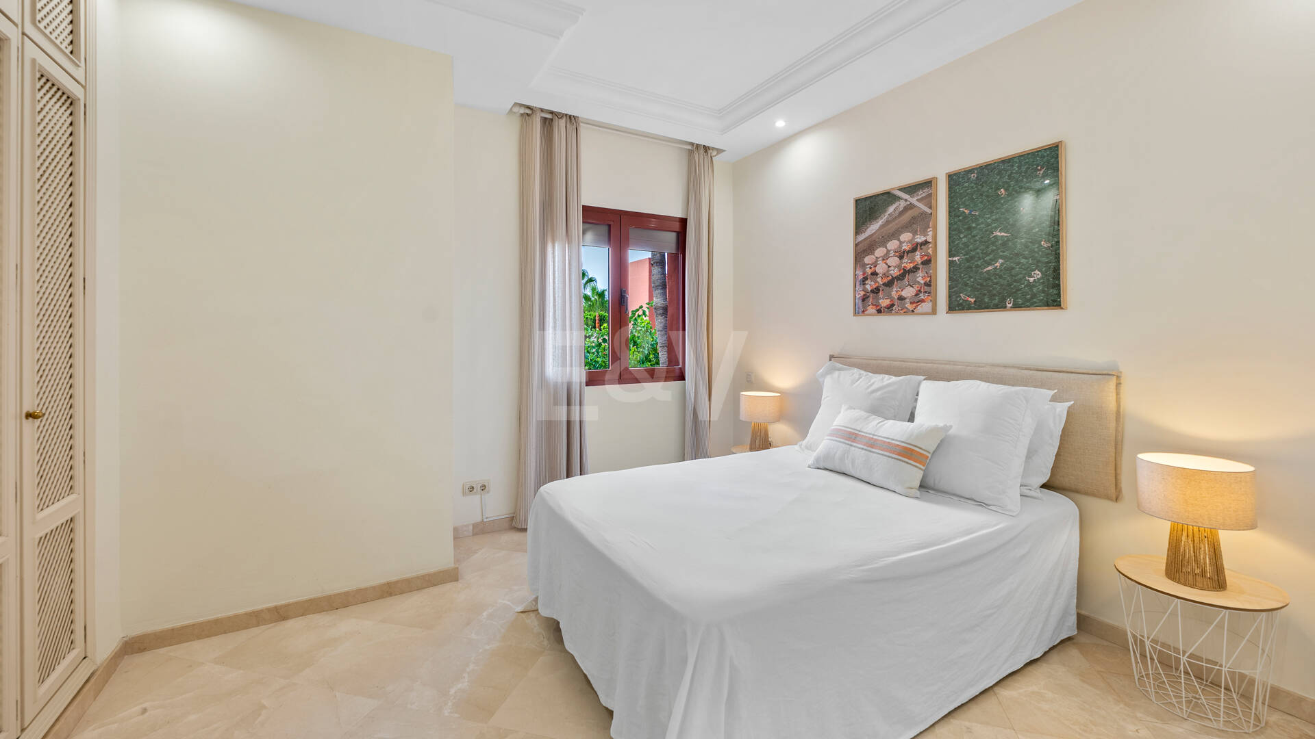 3-Schlafzimmer-Apartment in Elviria – Strandnahes Wohnen & Vielseitig Nutzbare Terrasse
