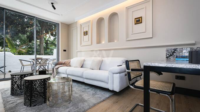 Elegante apartamento de diseño en Puente Romano Resort, Milla de Oro de Marbella