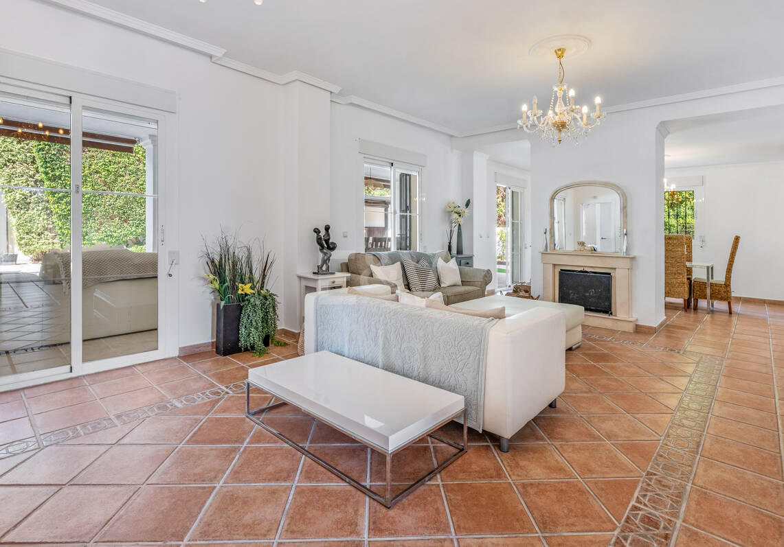 Family Villa Steps from the Golf Club in Guadalmina Alta