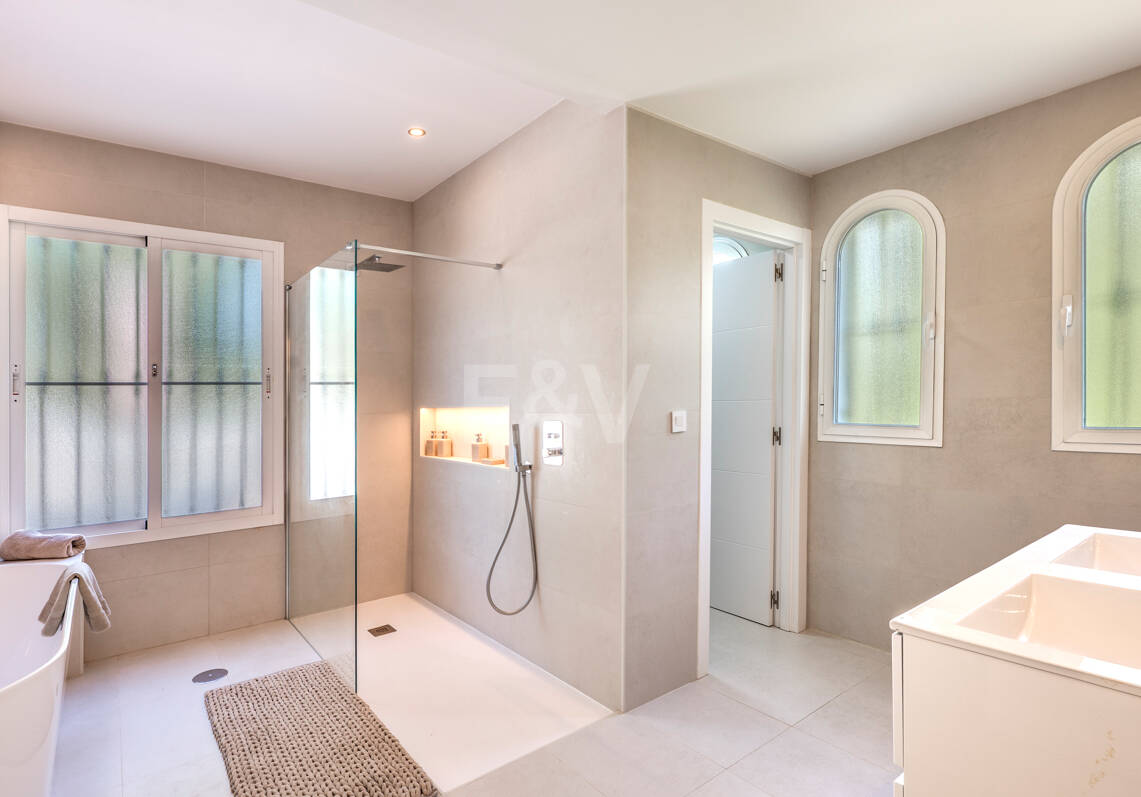 Family Villa Steps from the Golf Club in Guadalmina Alta