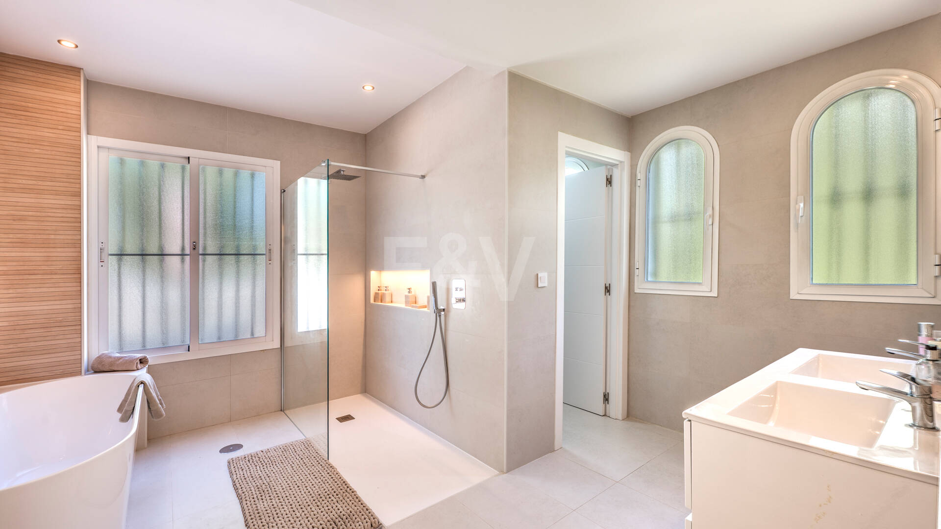 Family Villa Steps from the Golf Club in Guadalmina Alta