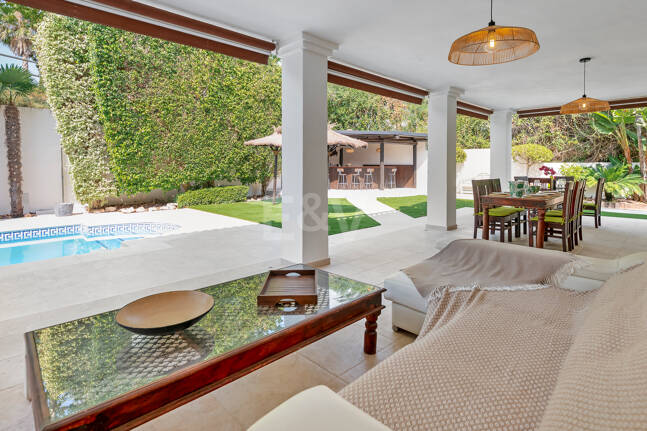 Family Villa Steps from the Golf Club in Guadalmina Alta