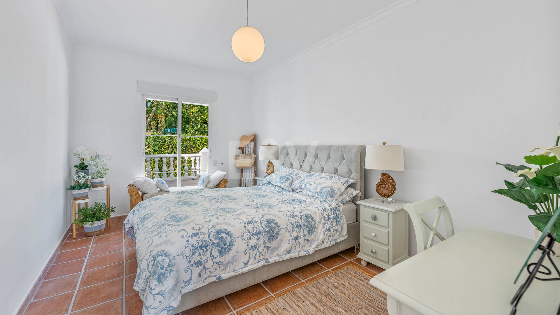Family Villa Steps from the Golf Club in Guadalmina Alta