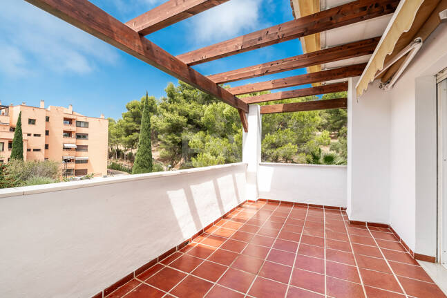 Ático dúplex con vistas al mar, a pasos de la playa en la Milla de Oro