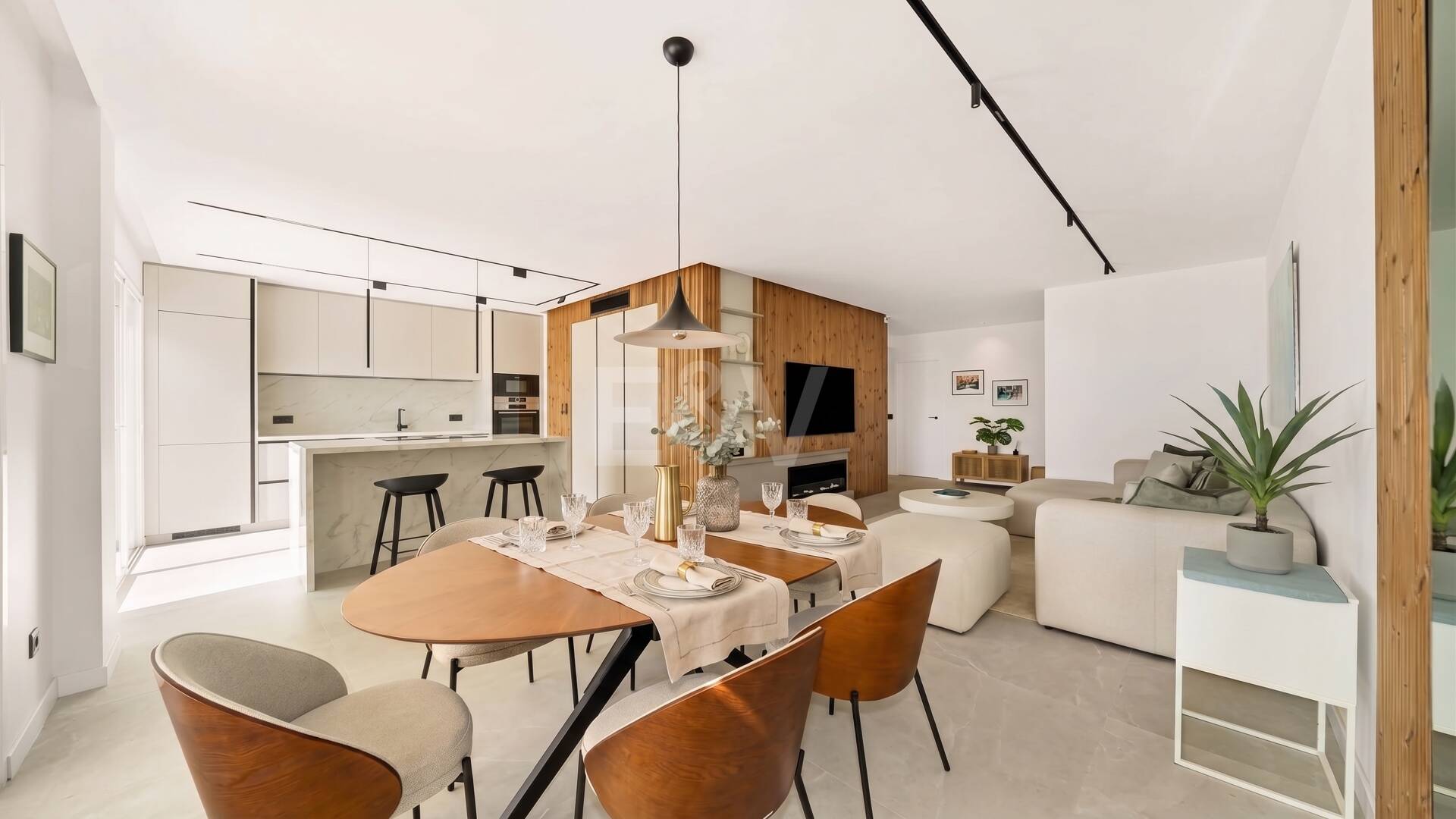 Renoviertes Duplex-Penthouse mit Panoramablick am Golfplatz La Quinta in Benahavís