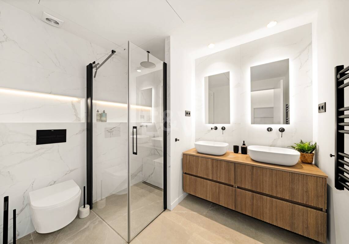 Renoviertes Duplex-Penthouse mit Panoramablick am Golfplatz La Quinta in Benahavís