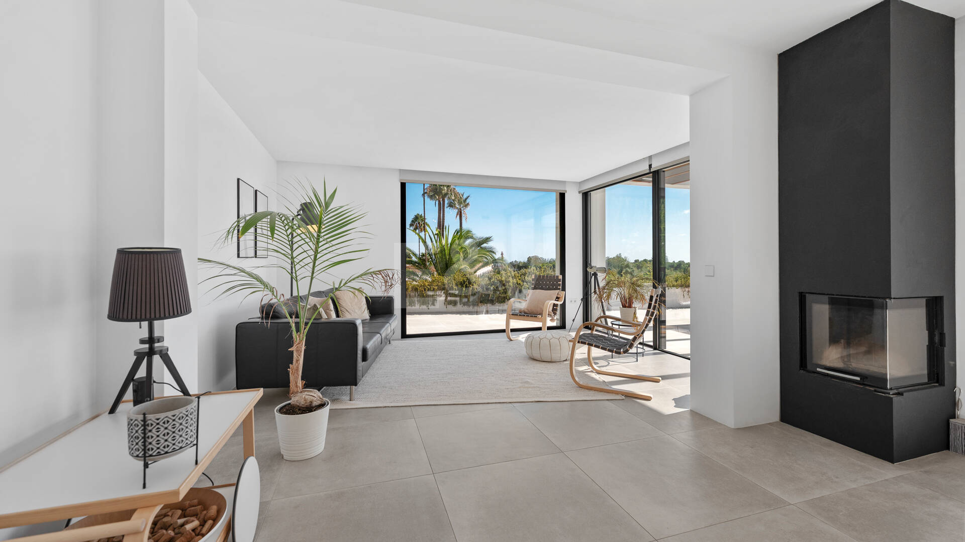Villa de inspiración escandinava en Elviria Este, Marbella
