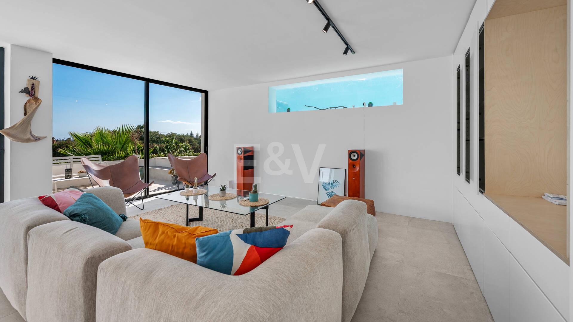 Villa de inspiración escandinava en Elviria Este, Marbella