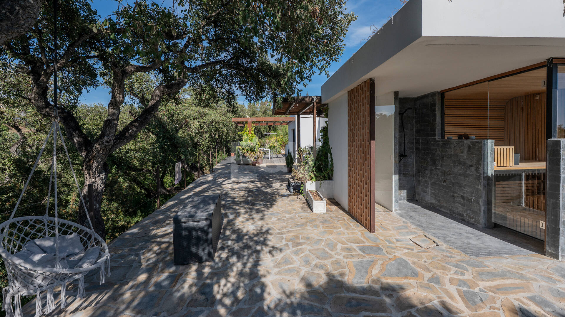 Villa de inspiración escandinava en Elviria Este, Marbella