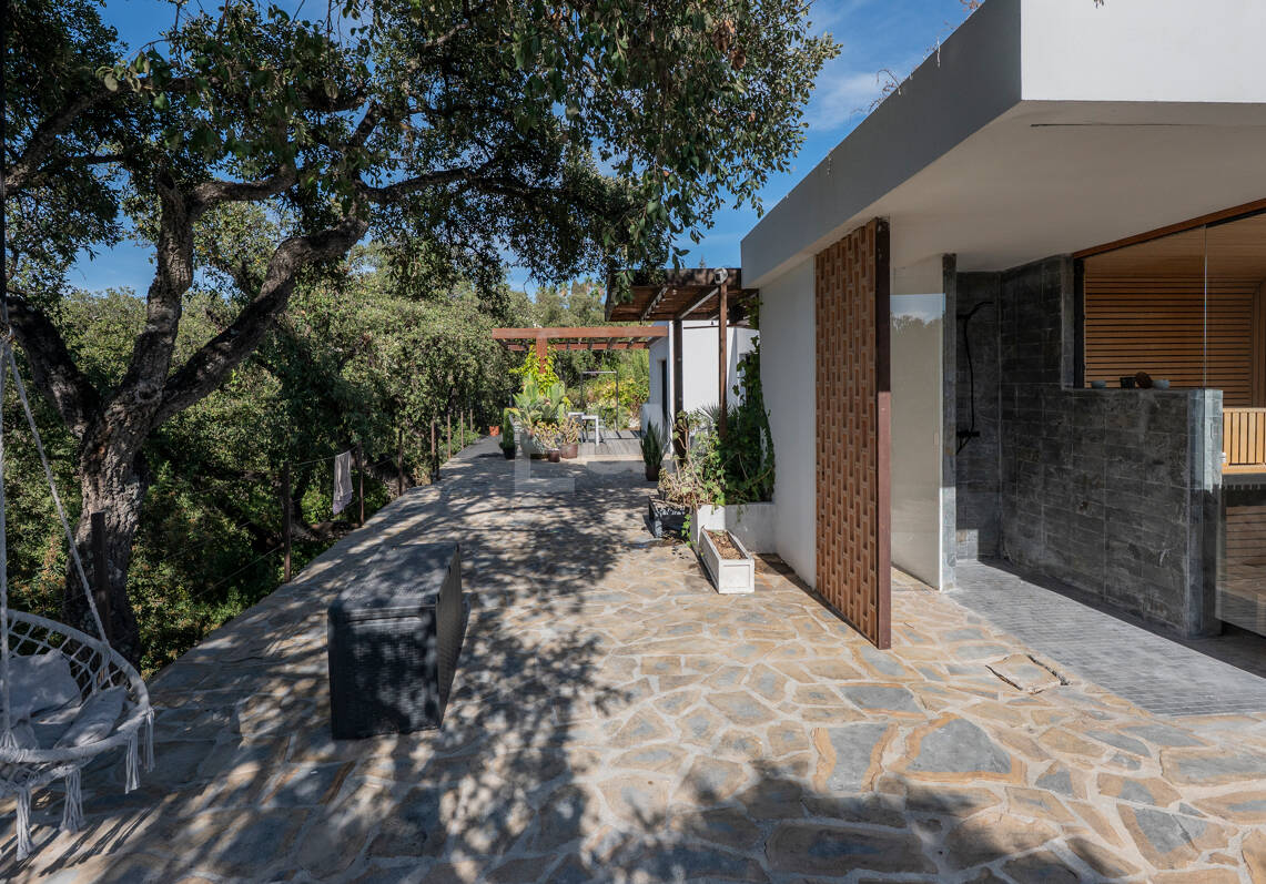 Villa de inspiración escandinava en Elviria Este, Marbella