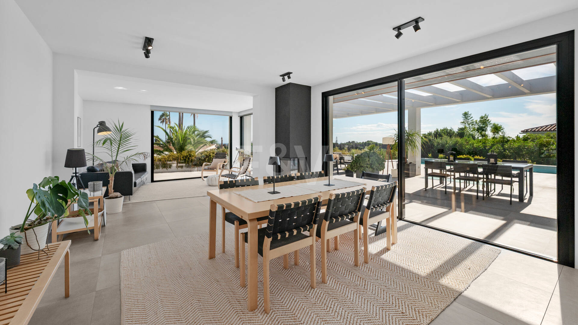 Villa de inspiración escandinava en Elviria Este, Marbella