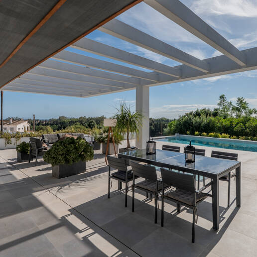 Villa de inspiración escandinava en Elviria Este, Marbella