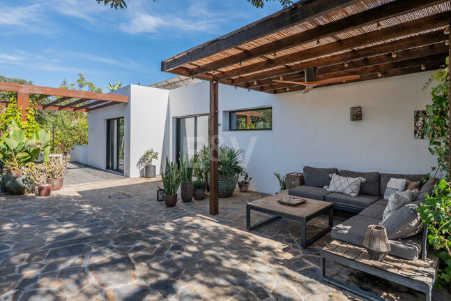 Villa de inspiración escandinava en Elviria Este, Marbella