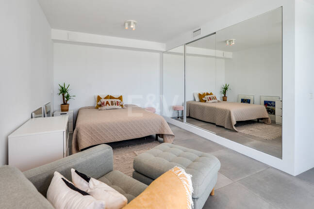 Villa de inspiración escandinava en Elviria Este, Marbella