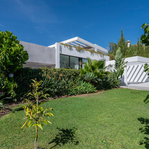 Skandinavisch inspirierte Villa in Elviria Ost, Marbella