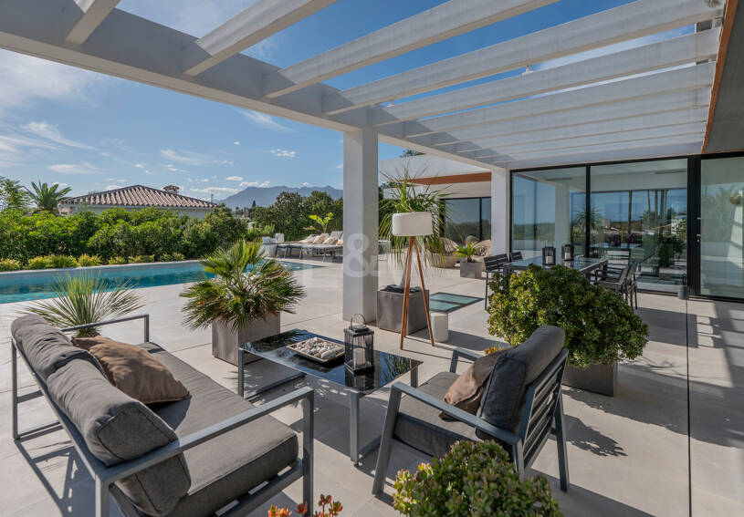 Skandinavisch inspirierte Villa in Elviria Ost, Marbella