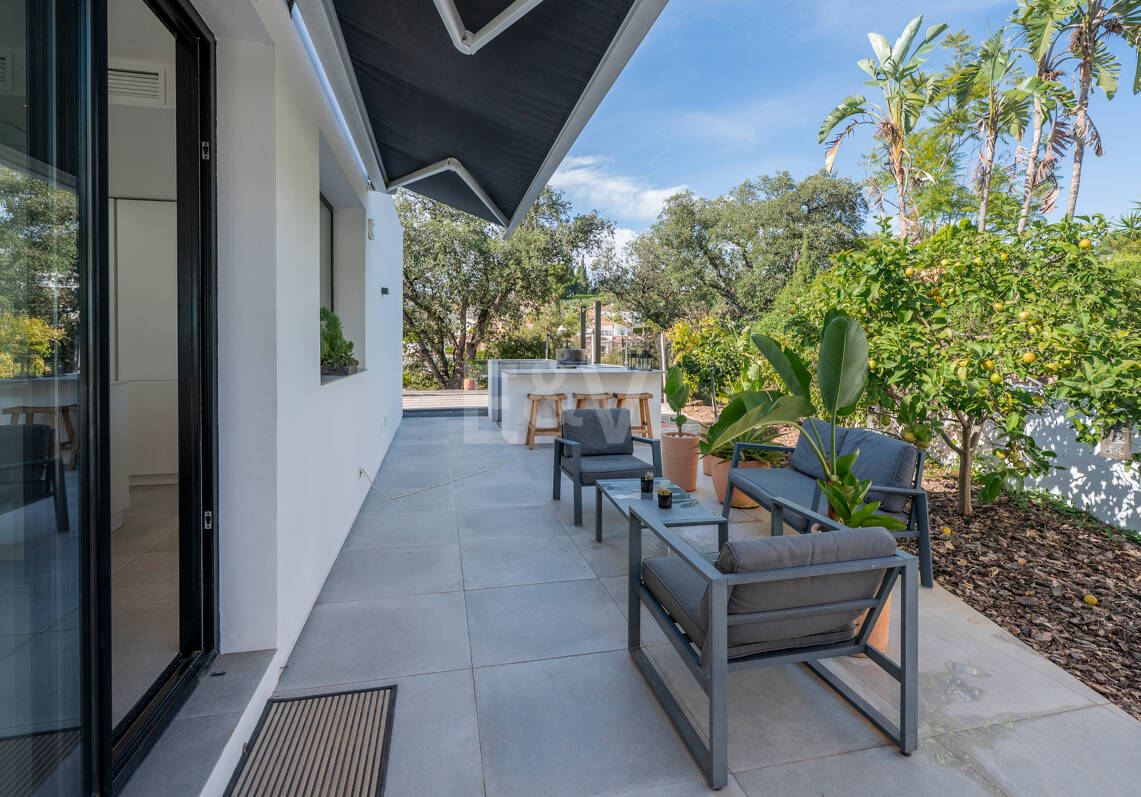 Villa de inspiración escandinava en Elviria Este, Marbella