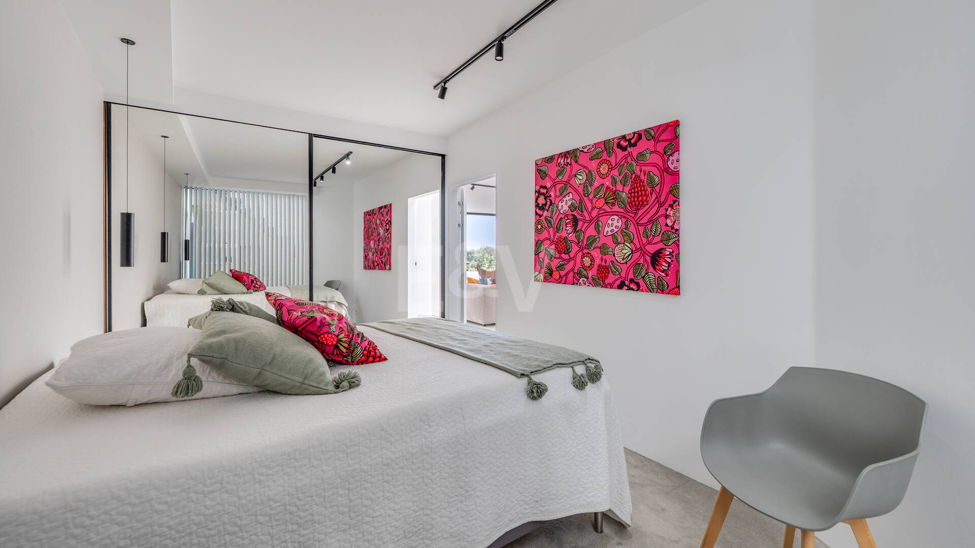 Villa de inspiración escandinava en Elviria Este, Marbella