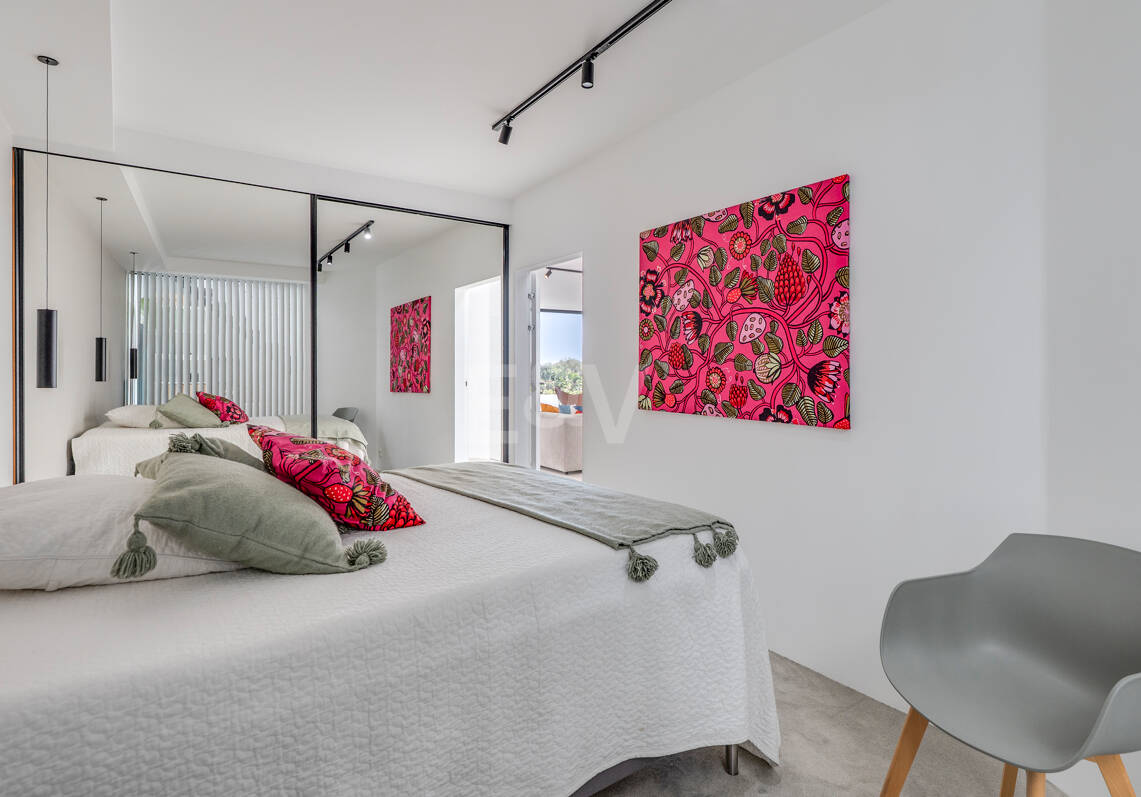 Villa de inspiración escandinava en Elviria Este, Marbella