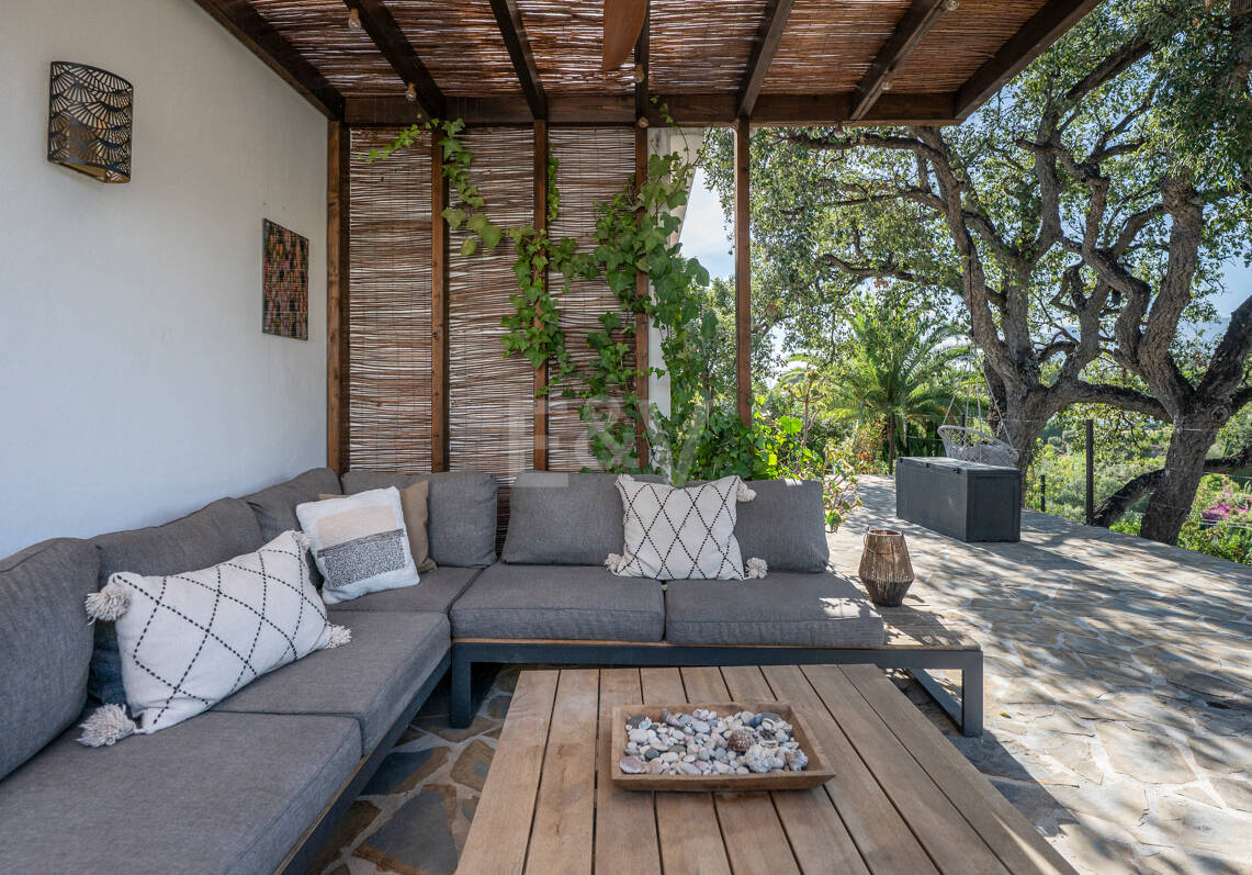 Villa de inspiración escandinava en Elviria Este, Marbella