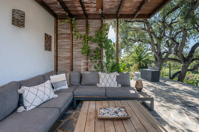 Villa de inspiración escandinava en Elviria Este, Marbella