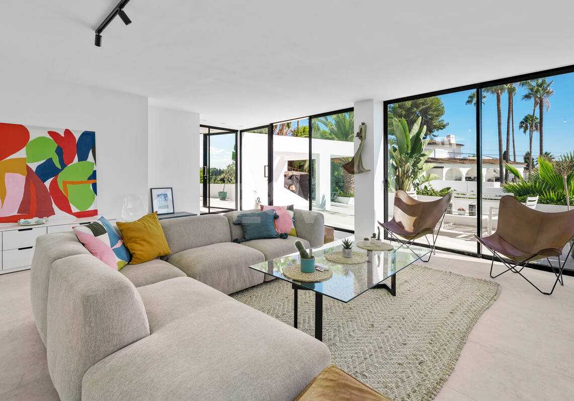 Villa de inspiración escandinava en Elviria Este, Marbella