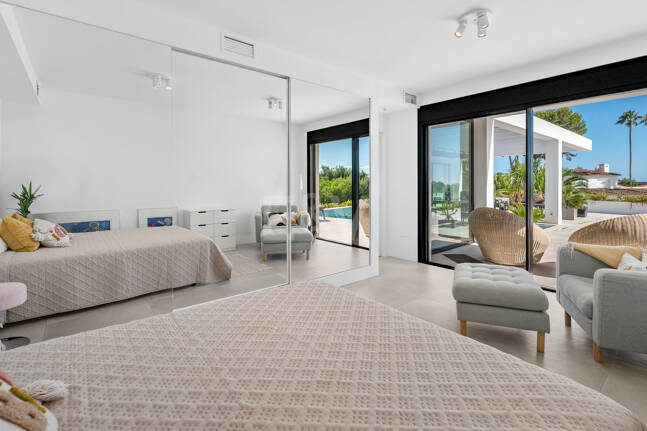 Villa de inspiración escandinava en Elviria Este, Marbella