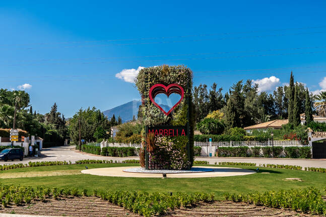 Appartement moderne avec vue sur la montagne et la mer à proximité de Puerto Banus