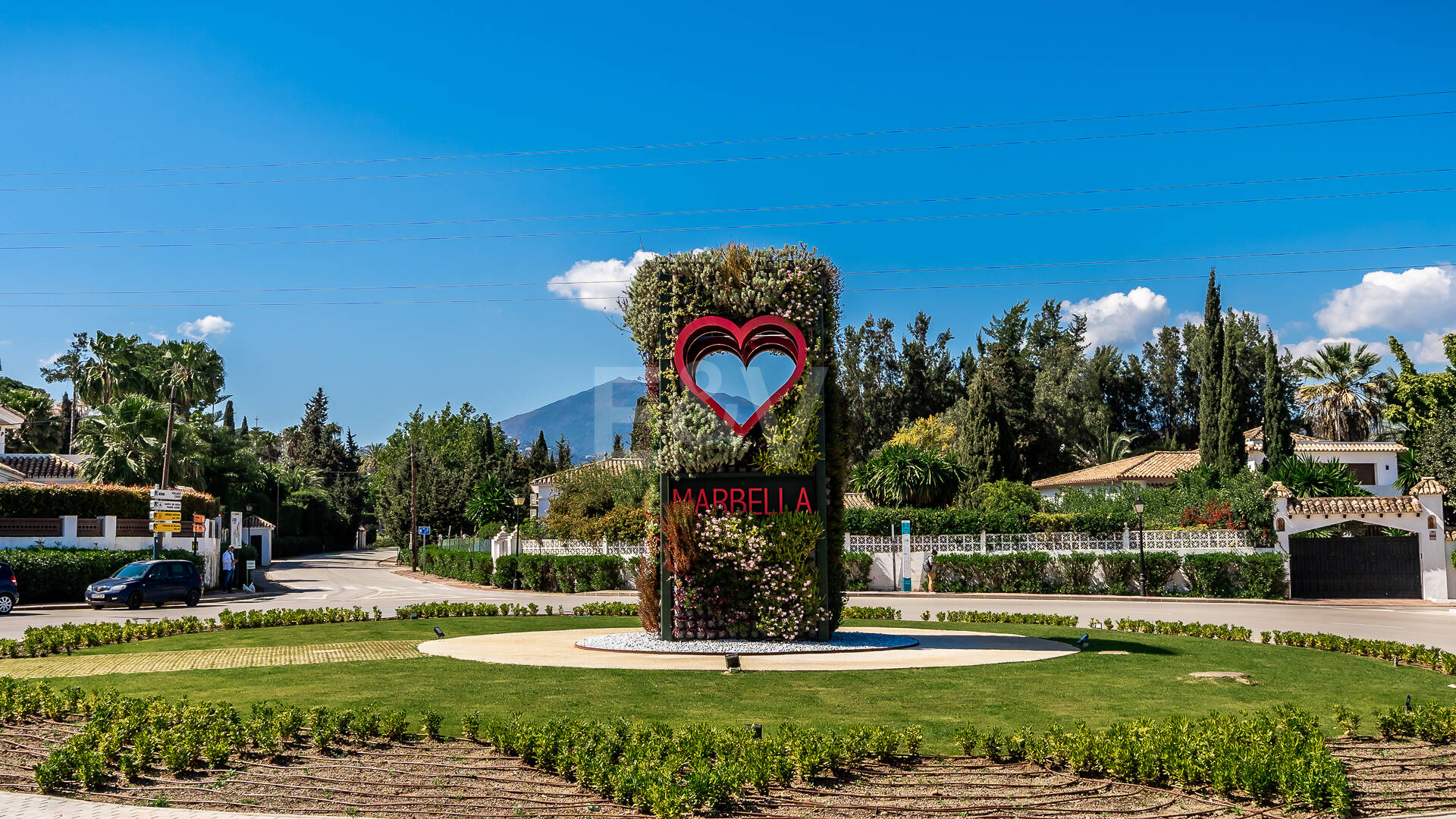 Appartement moderne avec vue sur la montagne et la mer à proximité de Puerto Banus