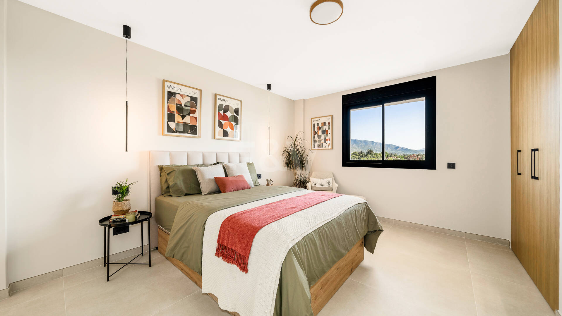 Appartement moderne avec vue sur la montagne et la mer à proximité de Puerto Banus