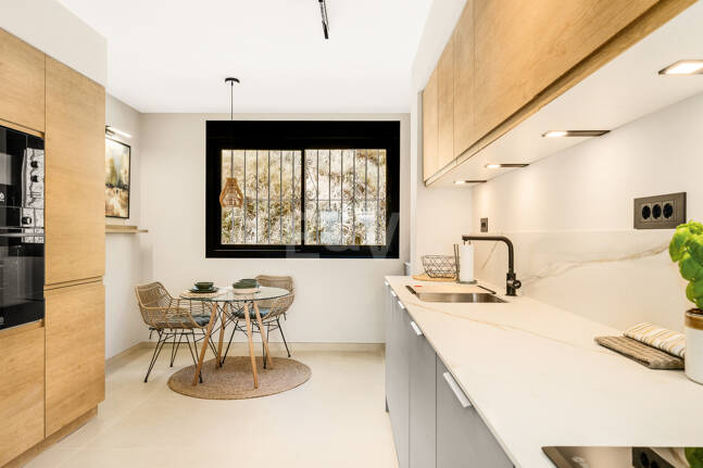Appartement moderne avec vue sur la montagne et la mer à proximité de Puerto Banus