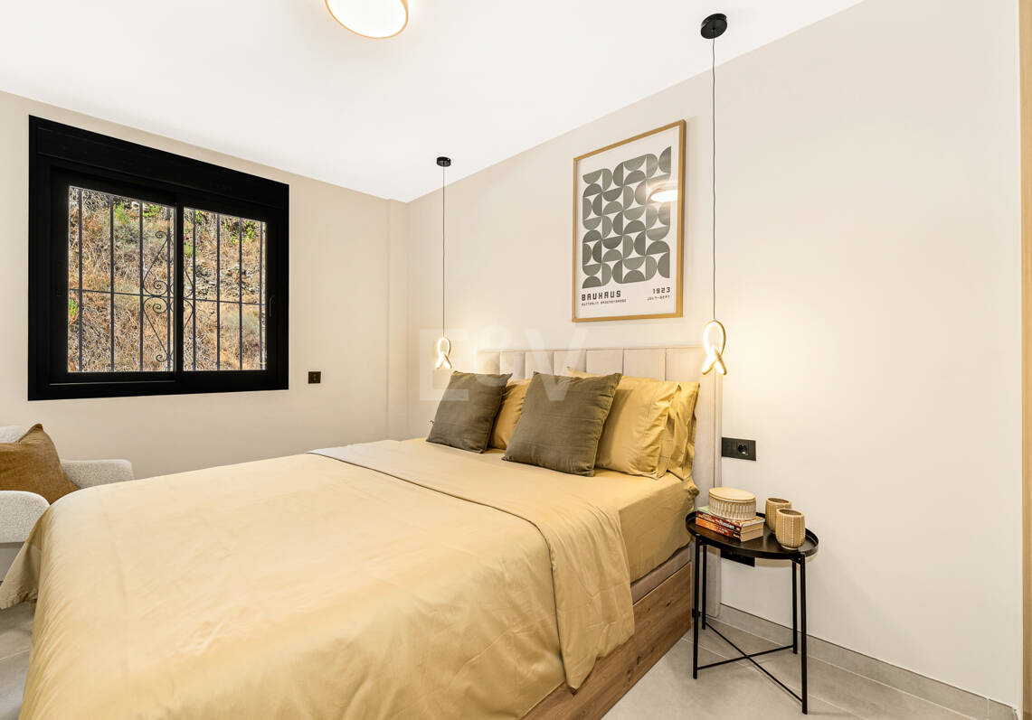 Appartement moderne avec vue sur la montagne et la mer à proximité de Puerto Banus