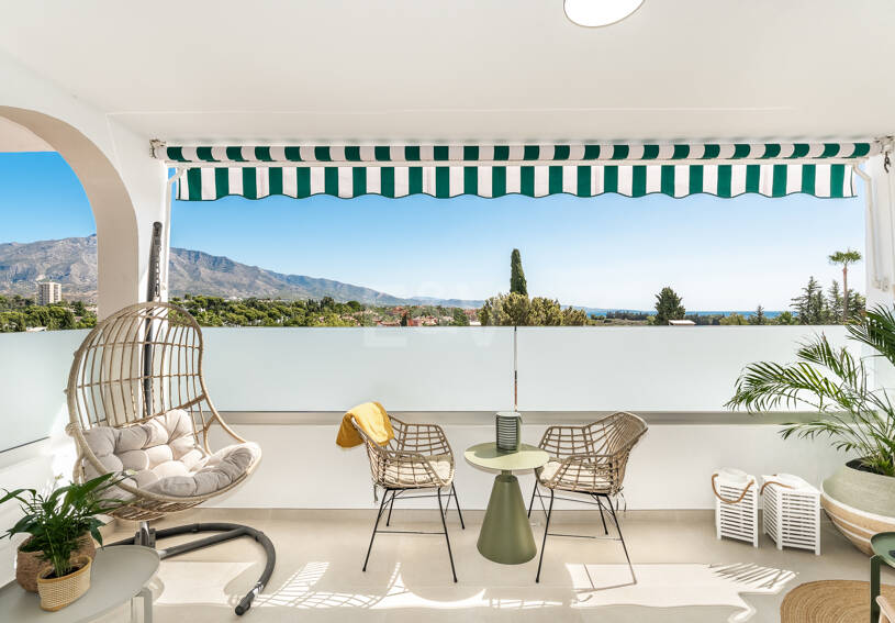 Appartement moderne avec vue sur la montagne et la mer à proximité de Puerto Banus
