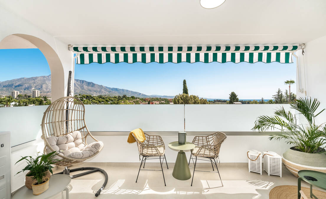 In einer gefragten Wohngegend nahe Puerto Banús in Marbella gelegen, besticht diese wunderschön renovierte Wohnung mit drei Schlafzimmern durch ihre...