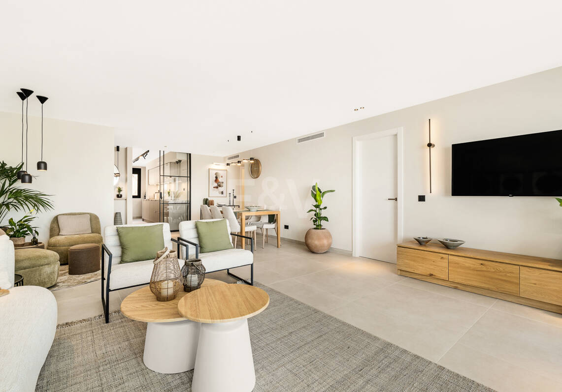 Appartement moderne avec vue sur la montagne et la mer à proximité de Puerto Banus