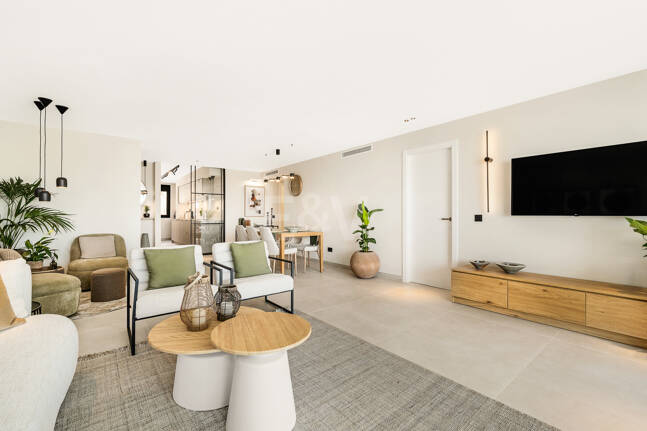 Appartement moderne avec vue sur la montagne et la mer à proximité de Puerto Banus