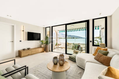 Appartement moderne avec vue sur la montagne et la mer à proximité de Puerto Banus