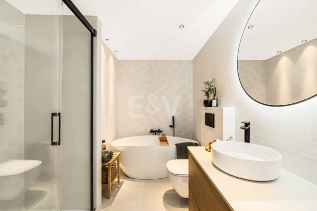 Appartement moderne avec vue sur la montagne et la mer à proximité de Puerto Banus