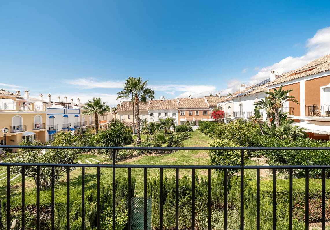 Adosado en conjunto de primera línea de mar, Bahía de Marbella