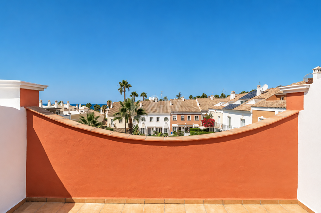Adosado en conjunto de primera línea de mar, Bahía de Marbella