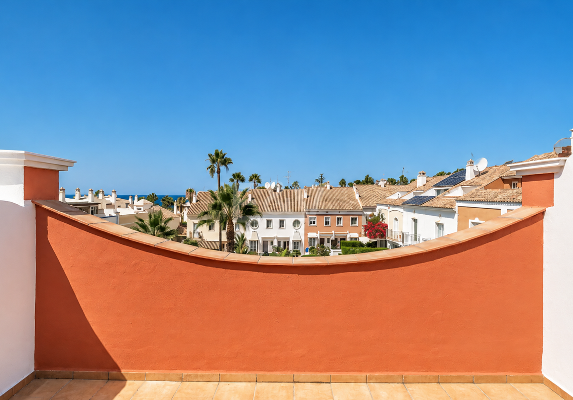 Adosado en conjunto de primera línea de mar, Bahía de Marbella