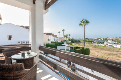 Villa junto a la playa en San Pedro, a poca distancia a pie de servicios, colegios y el mar