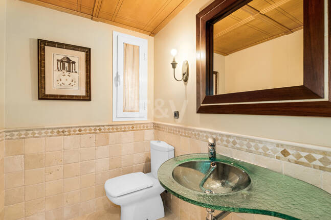 Elegante ático duplex de tres dormitorios en Lagos de Sierra Blanca