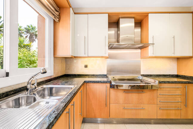 Elegante ático duplex de tres dormitorios en Lagos de Sierra Blanca