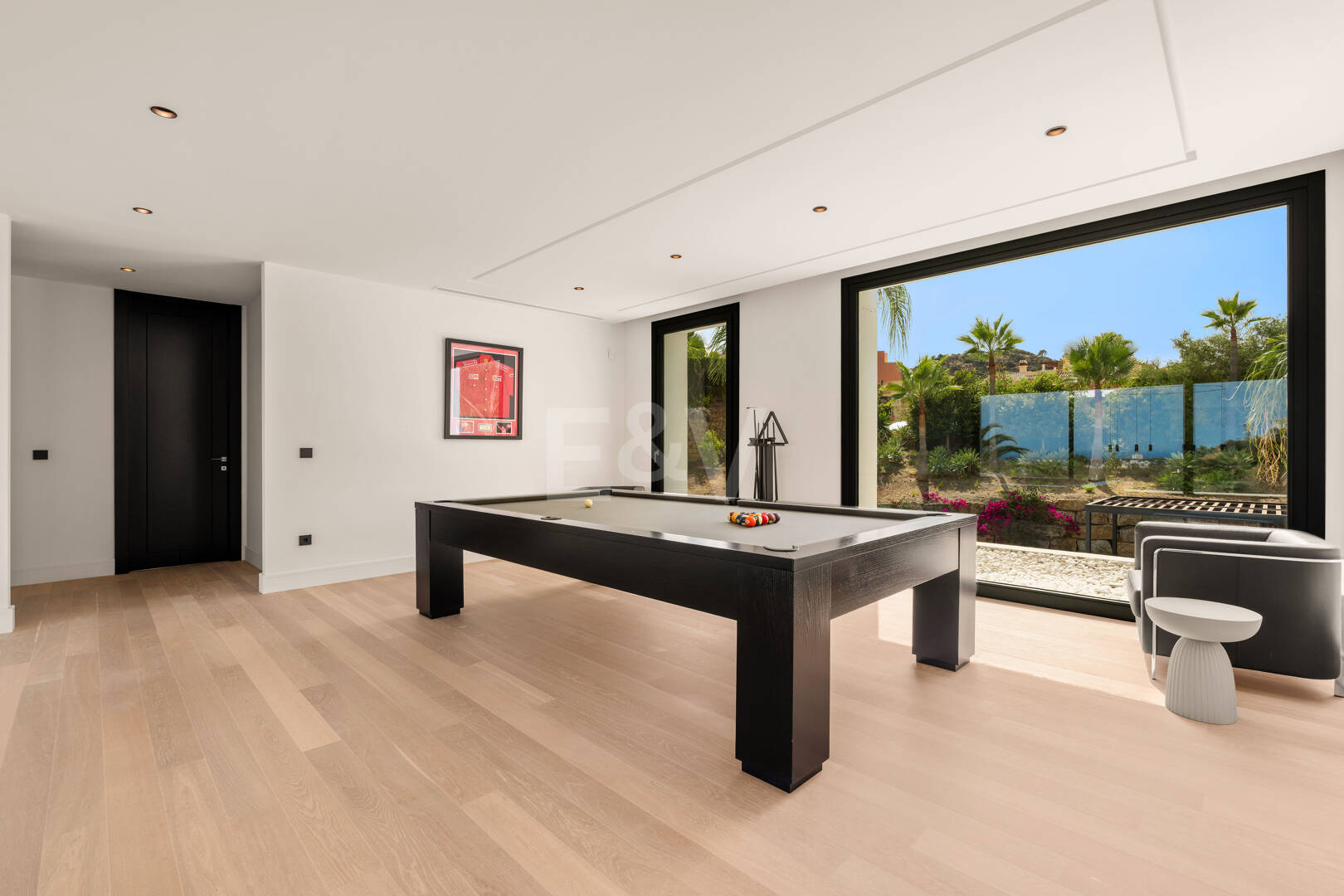 Zeitgenössische Villa mit Panoramablick aufs Meer in Los Almendros, Benahavís